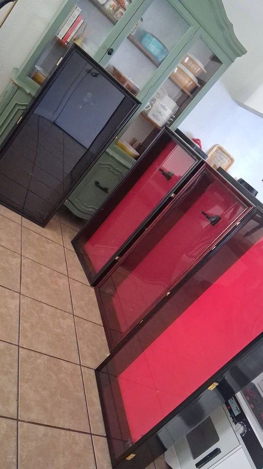 Wall Mounted Guitar Cases