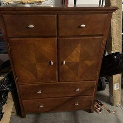 Dresser Very Nice Condition 