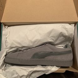 NEW Mens Suede Puma’s