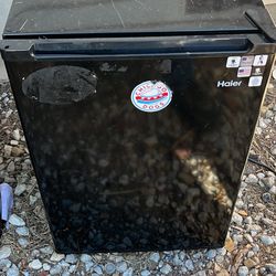 Mini Fridge 