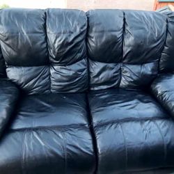 3 Seat Black Leather Couch With 2 Recliners
