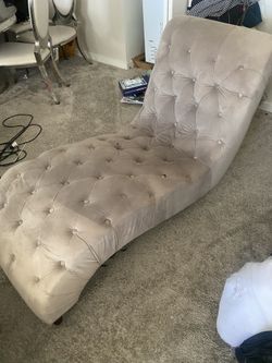 Lounge Velvet Chair