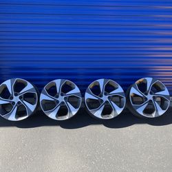 Set of 4 Chevy Rims 