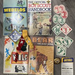 Lot Cub Bear Wolf Webelos Boy Scout Book Badges Arrow Of Light Buckle Ribbon Pin