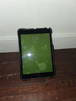 IPad mini 2 in great condition nothing is bugging  everything is in great condition