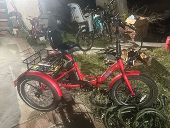 Red electric three wheel bike