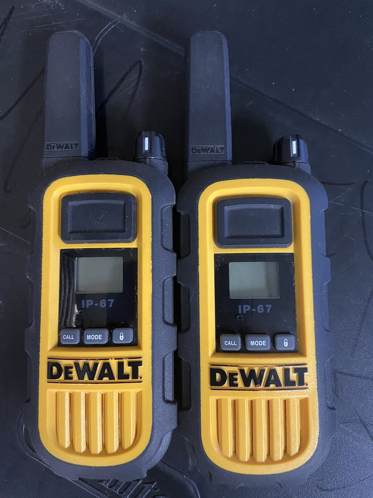 DeWalt IP-67 Heavy Duty Walkie Talkie