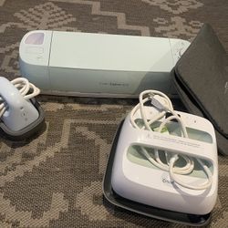 CRICUT EXPLORE AIR 2 EASY PRESS HAT PRESS & MATS