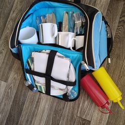 Picnic dining Set in a cooler bag