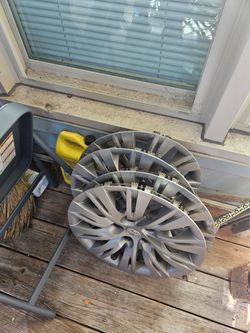 Car hub caps