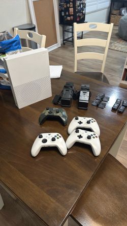 Xbox, controllers and charging docs