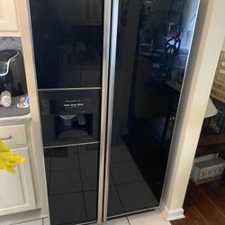 Kitchen Aid Refrigerator***good For Garage Fridge Or Just Need Something Quick***