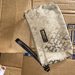 Tommy Hilfiger Clutch
