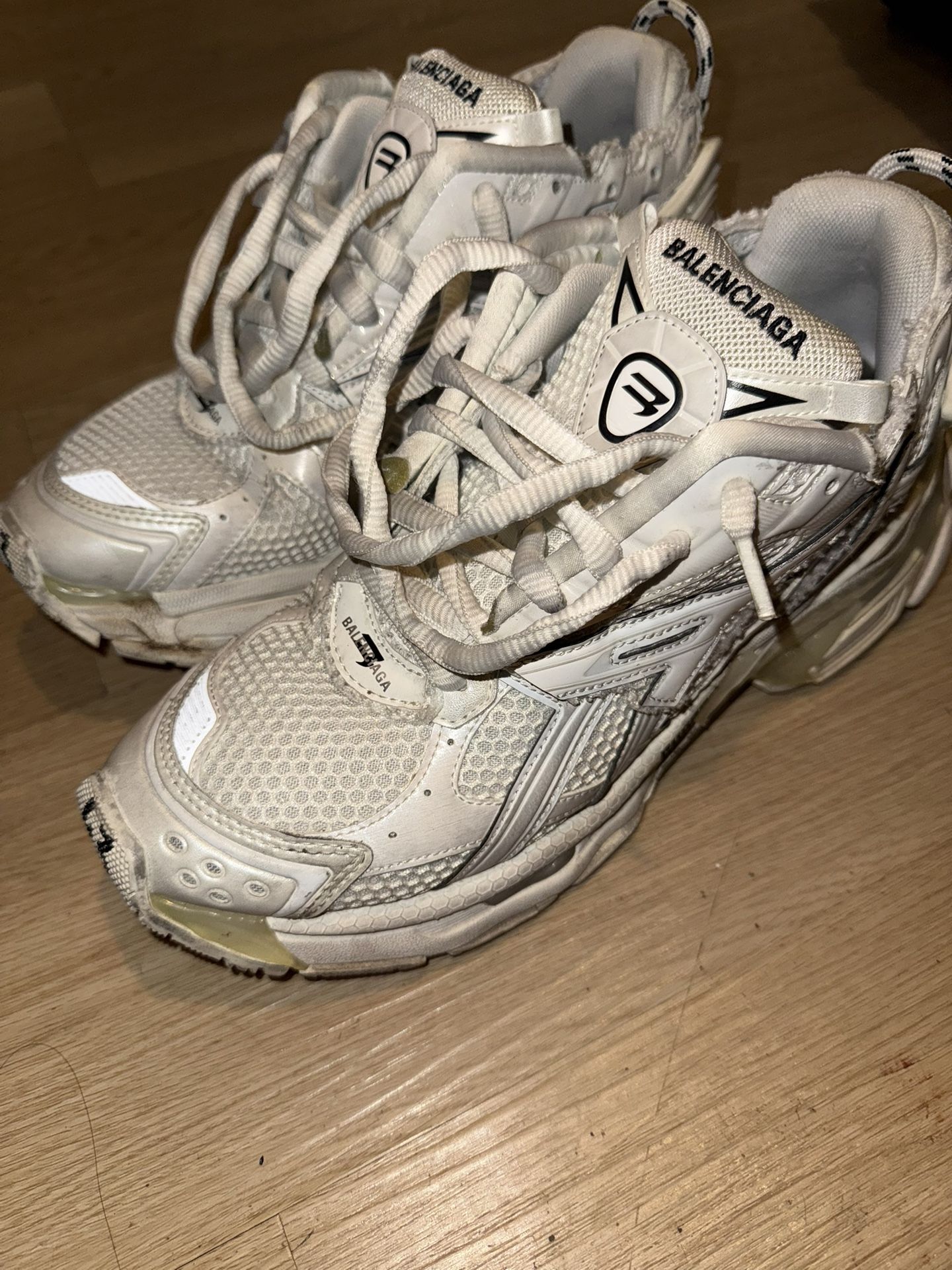 Balenciaga Runner Cream Off White