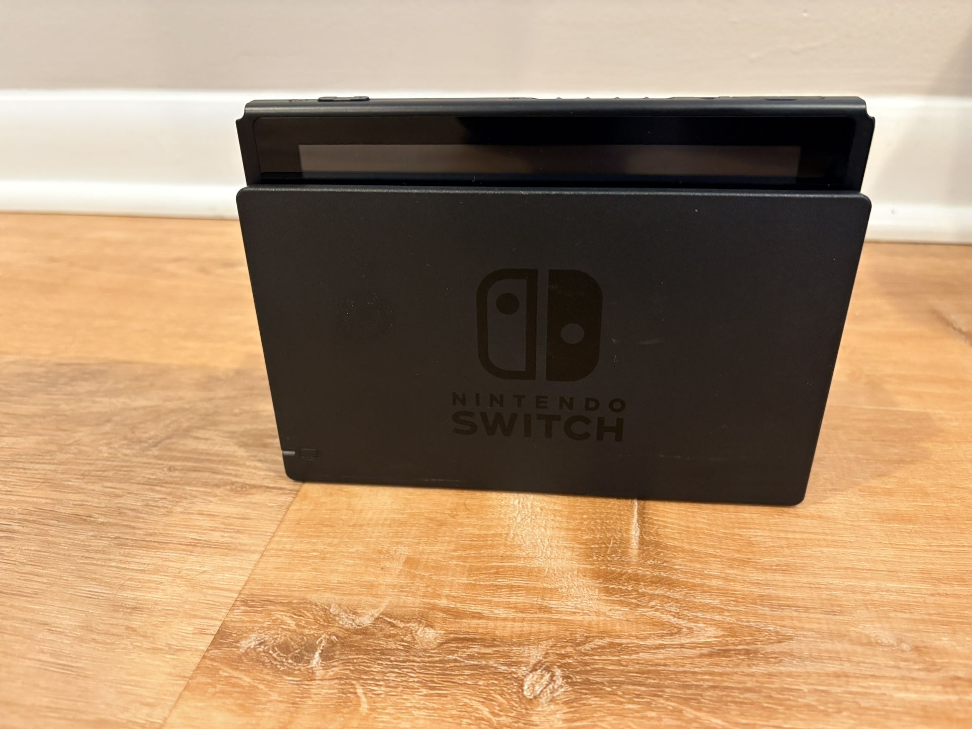 Nintendo Switch (1st Gen) + Dock + Games