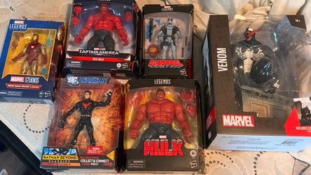 Marvel and 1 dc figure