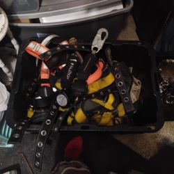 Frontline Safety Harnesses with5 Duratech mini's 6' Fall tech