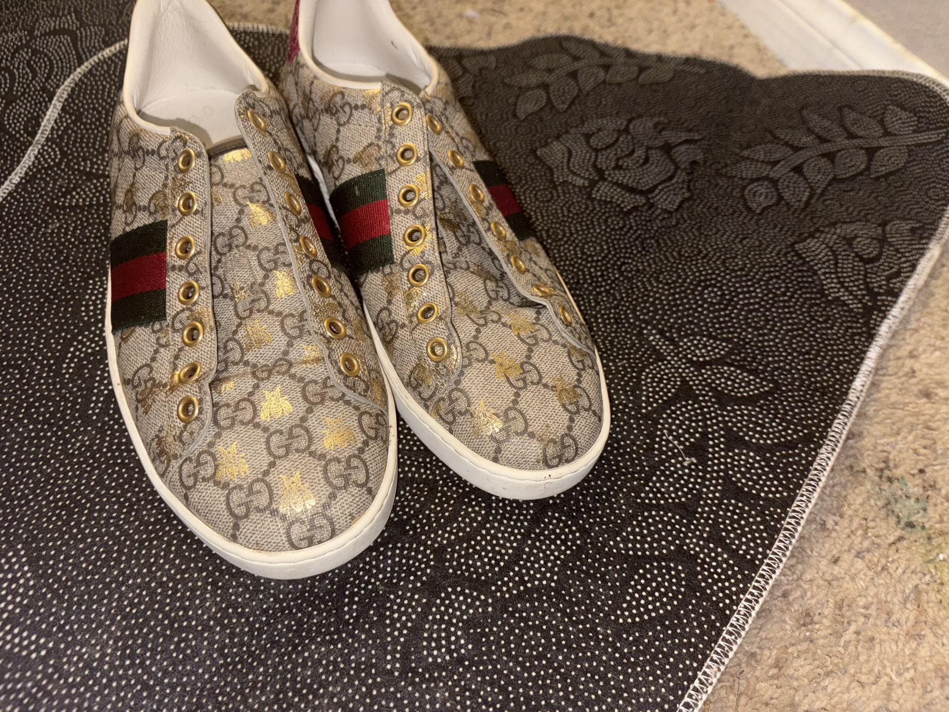 Woman’s Gucci Shoes