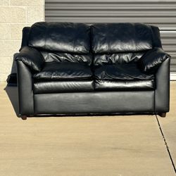 Cute Black Sofa. Delivery Available. 
