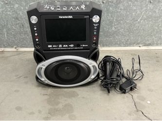 Karaoke USA GF830 Karaoke Machine w/ 2 Microphones – Great Condition 🎤
