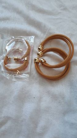 Pair or bracelet