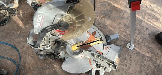 Ridge 15 Amp Corded 12 in. Dual Bevel Sliding Miter Saw