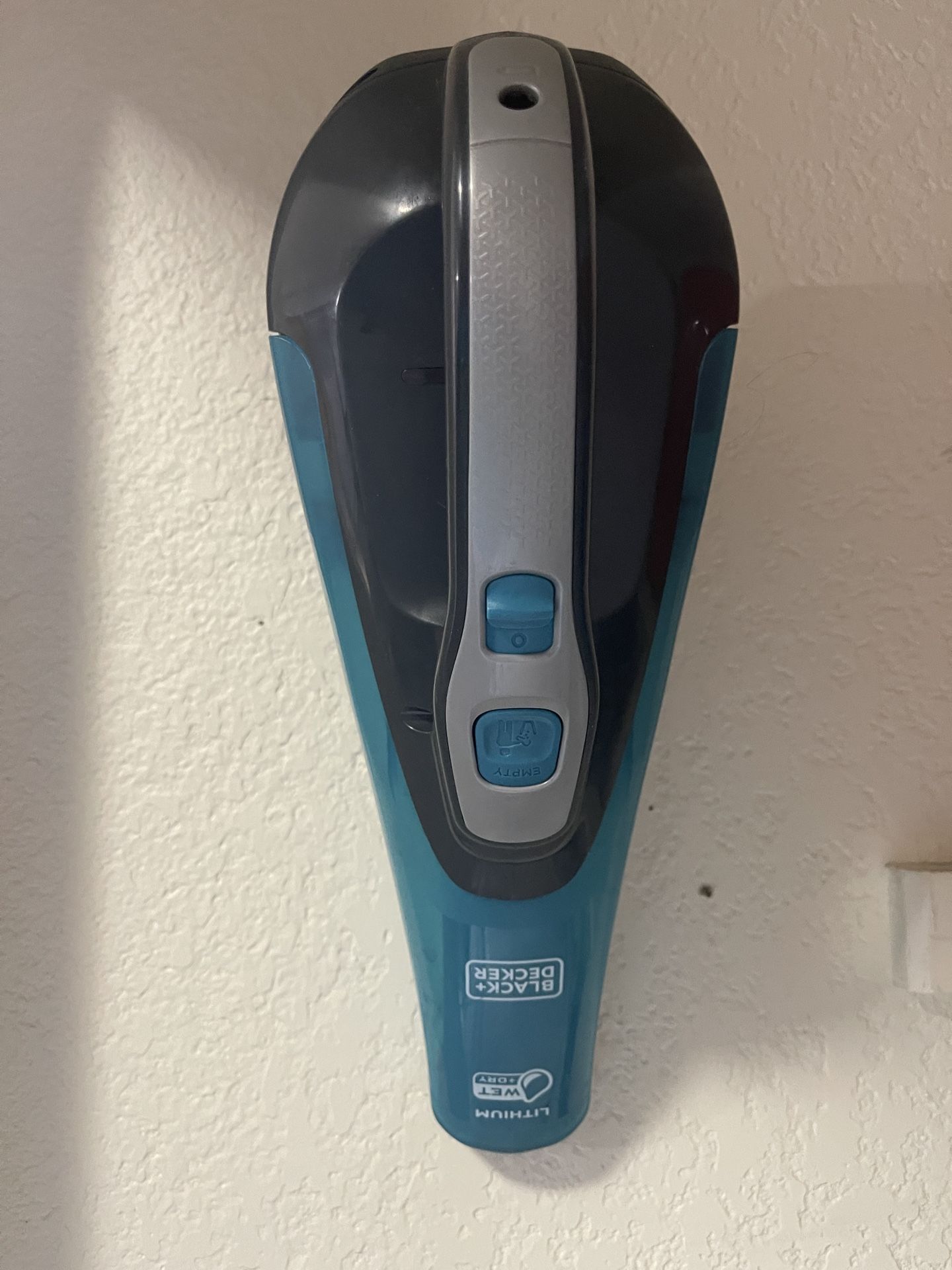 Cordless vaccum