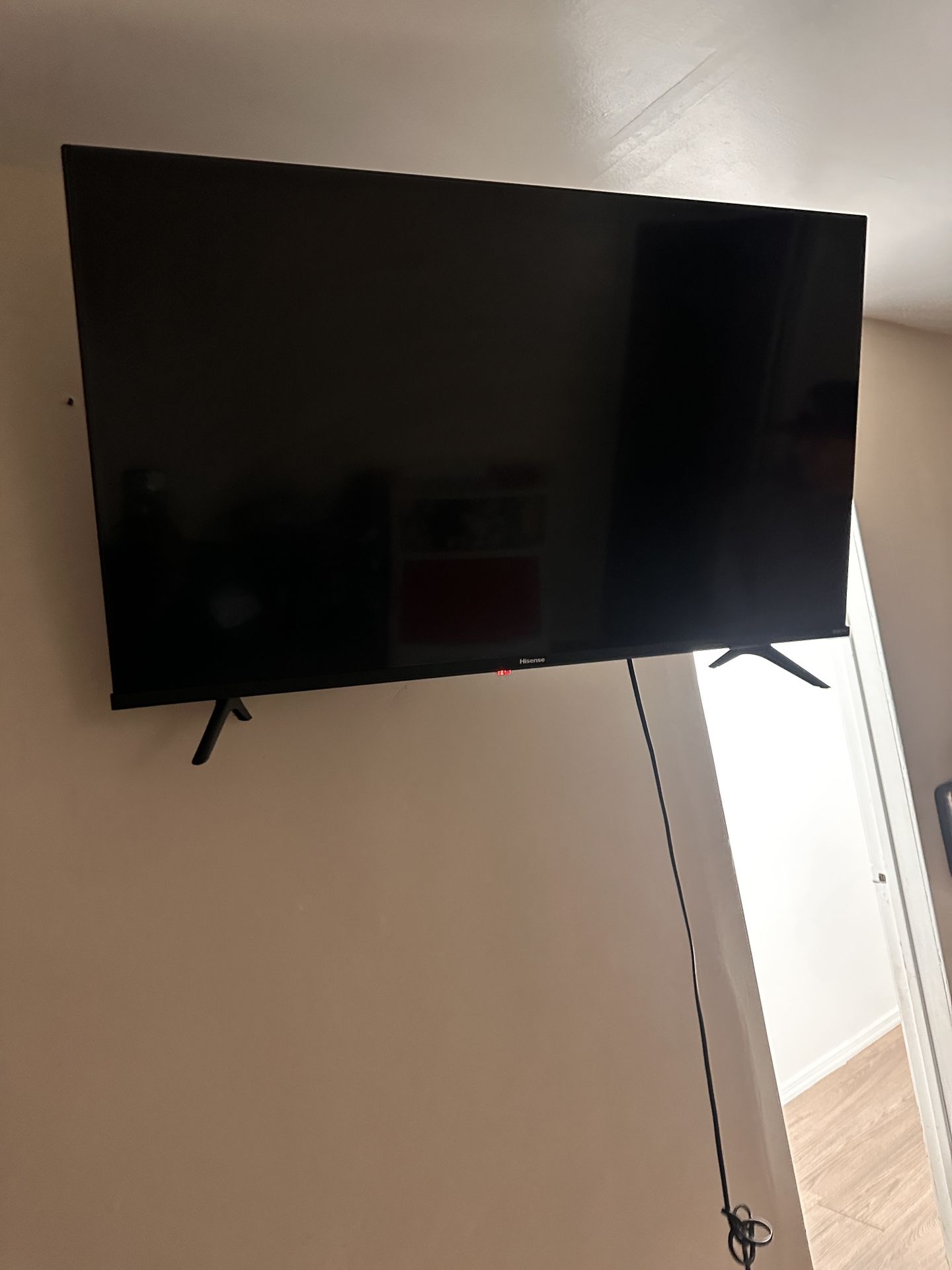 43” Hisense tv