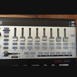 Novation 25SL MkII 25-Key Remote MIDI Controller