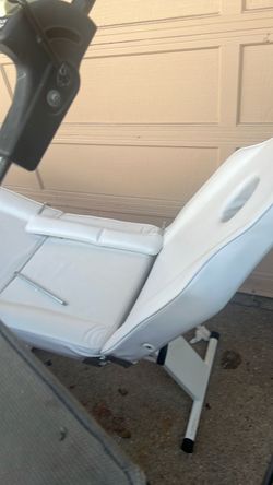 Massage/nails/mobile bed