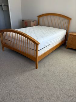 Queen size bed - 4 pieces