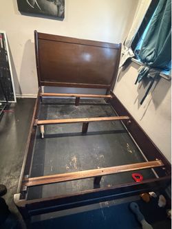 Wood frame bed