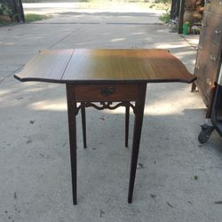 Small End Table With Open And Close Table
