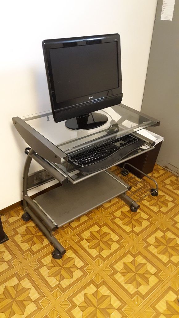 Mobile Computer cart/workstation with wheels!