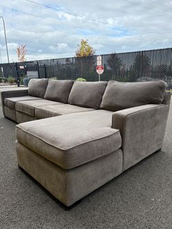 Macy’s Radley 130” Sectional Sofa w/ Chaise – Clean & Comfortable