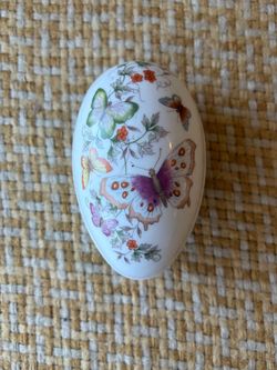 Vintage butterfly trinket box