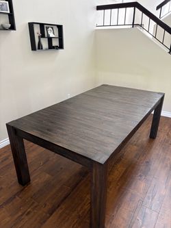 Dining room table