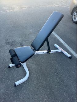 Adjustable Bench with Preacher curl and Leg Extension