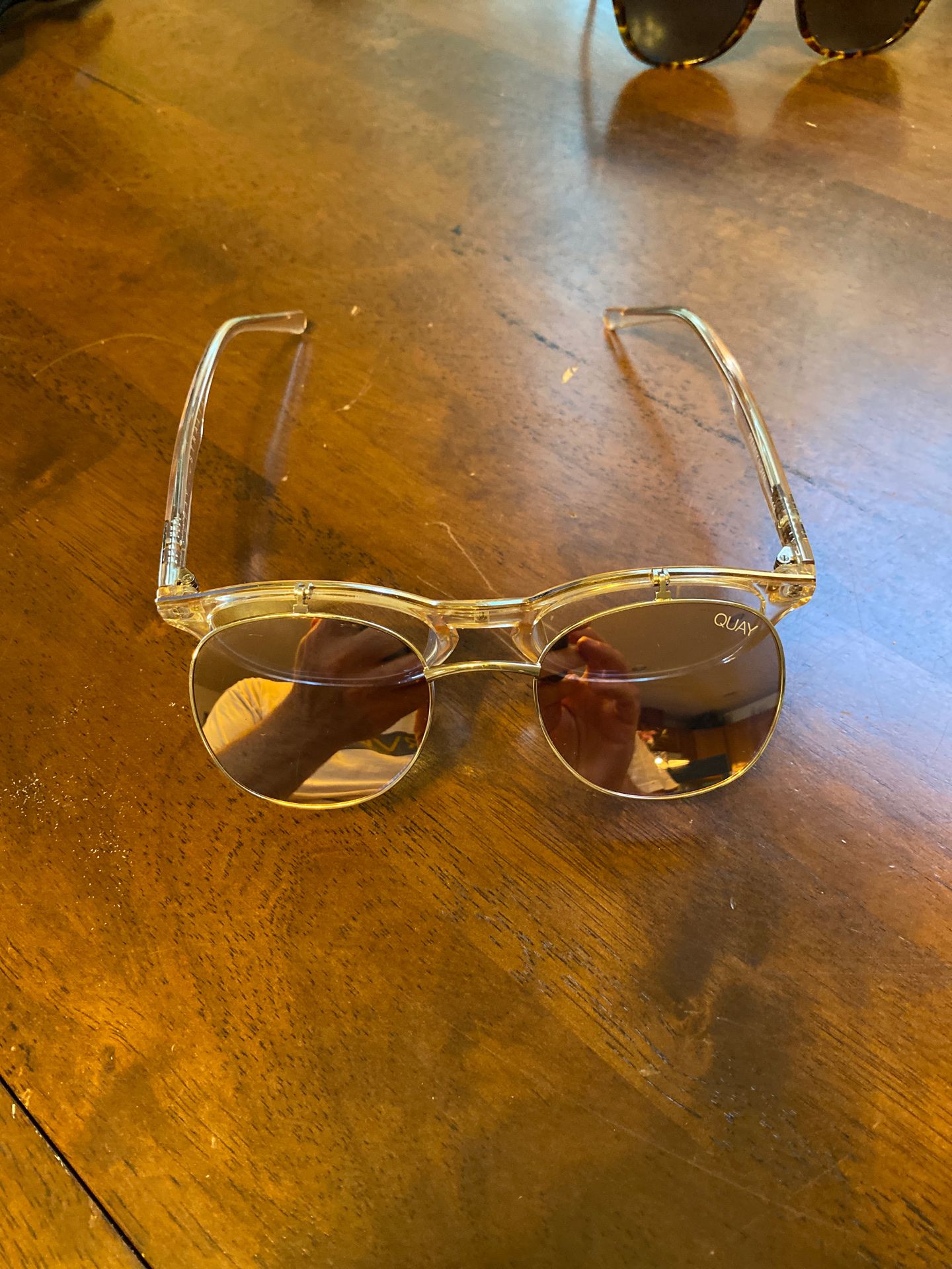 Nordstrom QUAY Flip sunglasses perfect condition (retail $90)