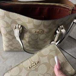 Coach Tote Purse 