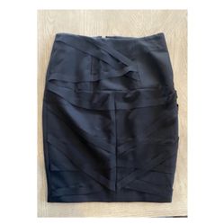 NWOT Maria Luisa Paris gorgeous pencil stretchy skirt. Sz 36 or 4