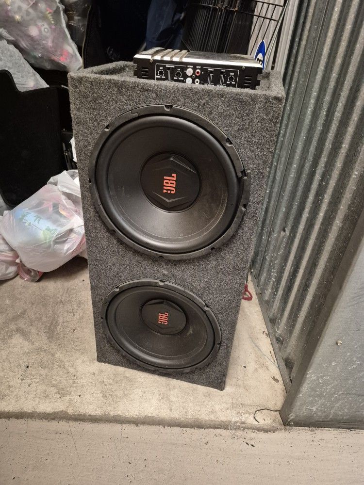 12 Inch Woofers And 1000 Watt Amp