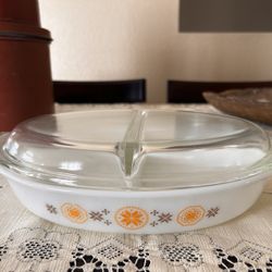 Pyrex Town & Country Divided Dish With Lid