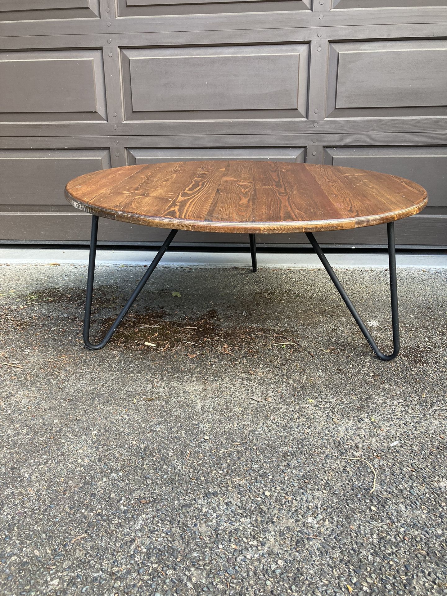 Round Coffee table