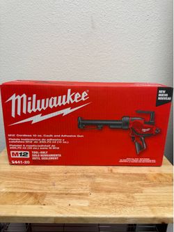 Milwaukee M12 cordless 10 oz caulk and adhesive gun