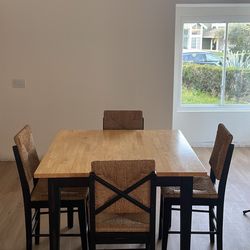 Table with 4 Chairs
