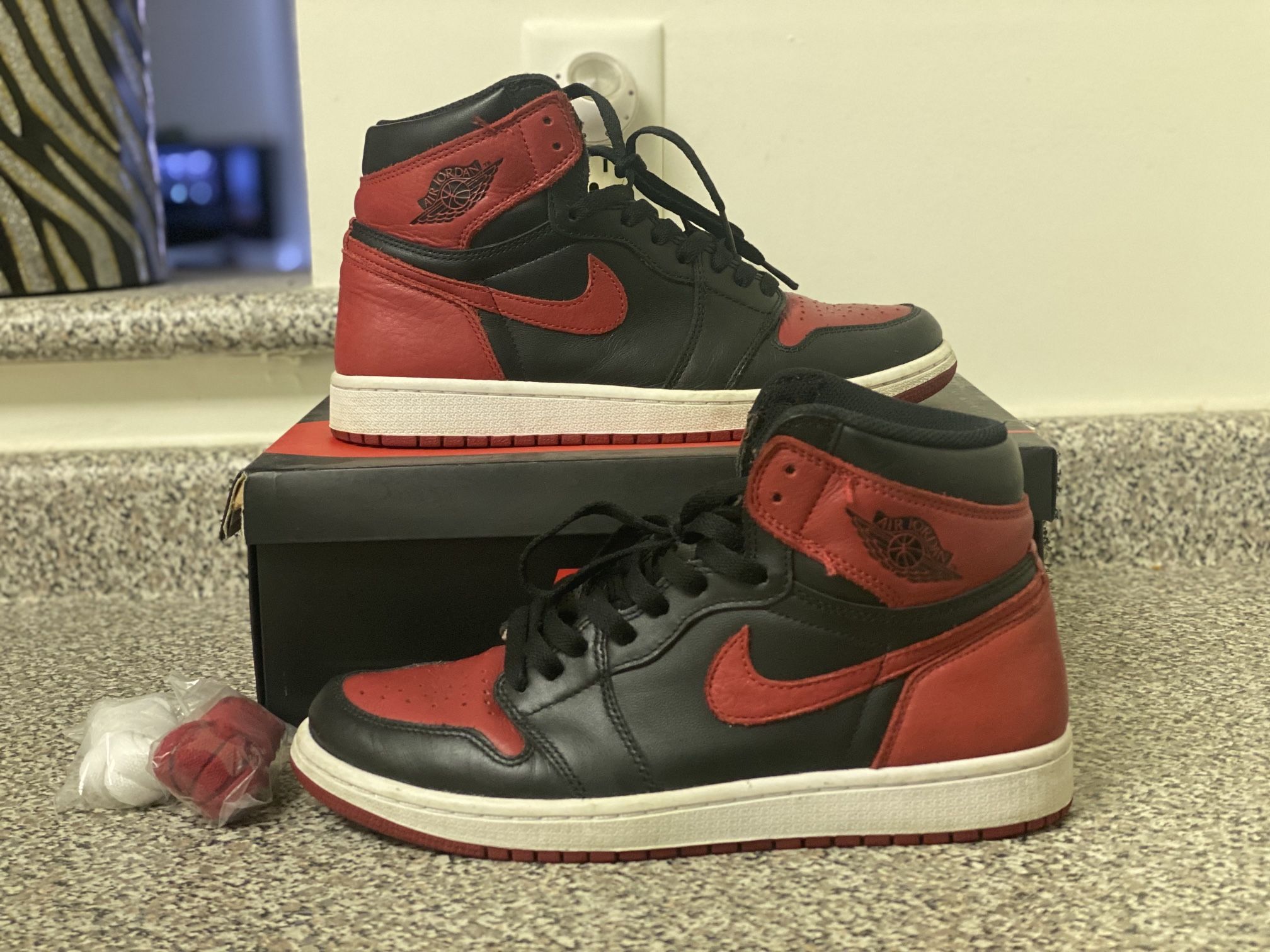 Jordan 1 High Banned Size 8.5 (2016)