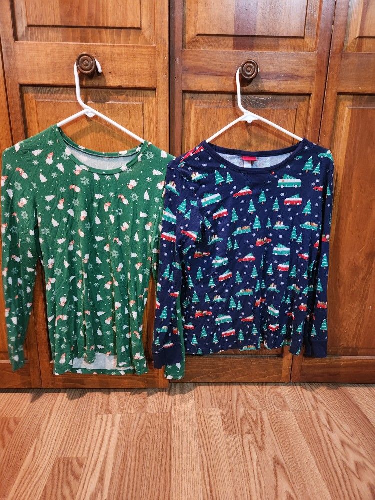 5 Each Christmas Shirts Size Med