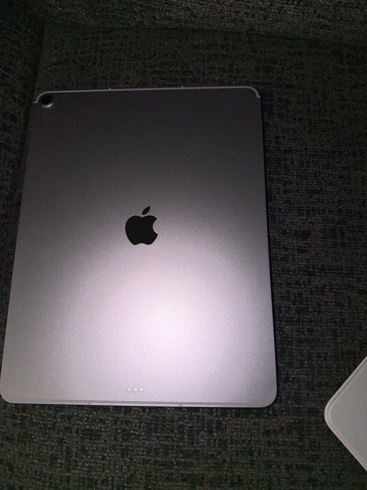 Apple iPad Air M3 13” 256GB Purple Unlocked With Magic Keyboard and Apple Pencil