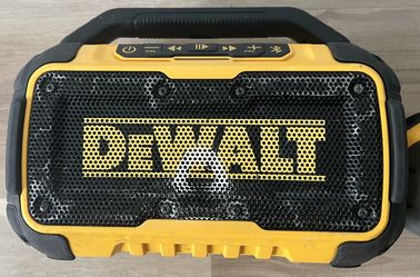 Speaker DeWalt